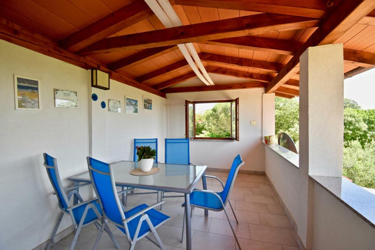 Relaxing Holiday House With Terrace Sea View Medulin Exterior foto